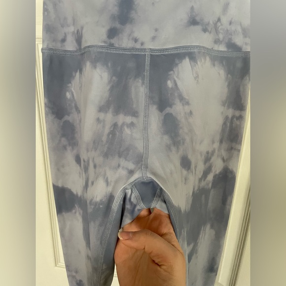 Beyond Yoga Olympus High Waisted Midi Ankle Legging in Serene Blue Smoke Large - Picture 4 of 6